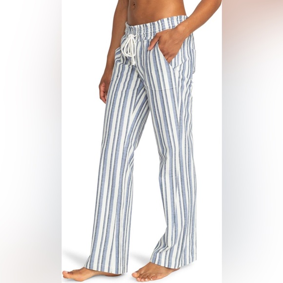 ‎ROXY - Picture 3 of 7